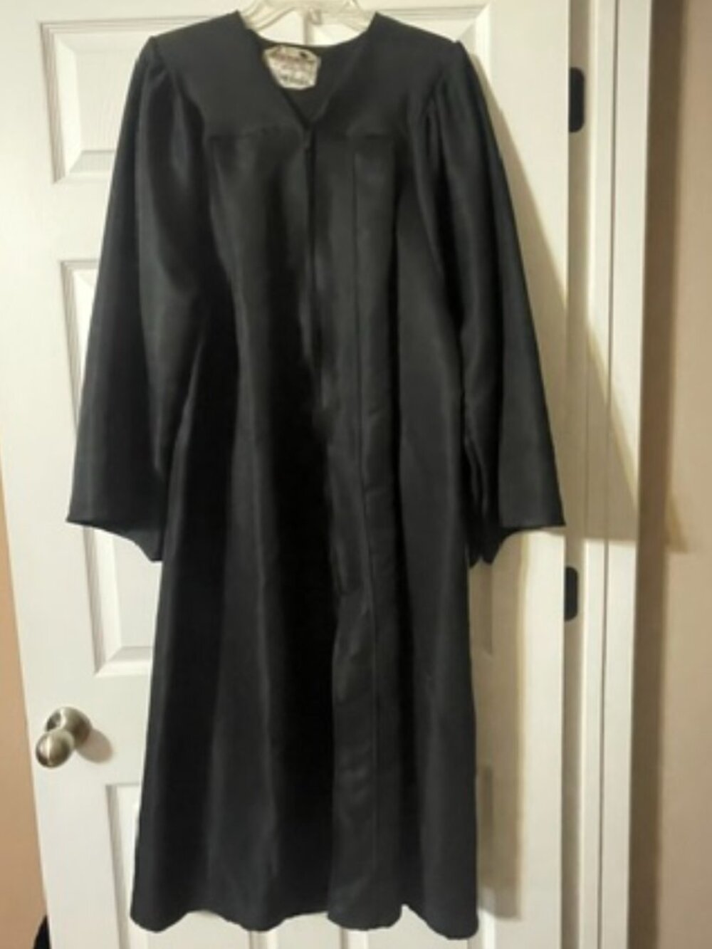 Academus Basic Black Unisex Graduation Gown, Size 5'6"-5'8"